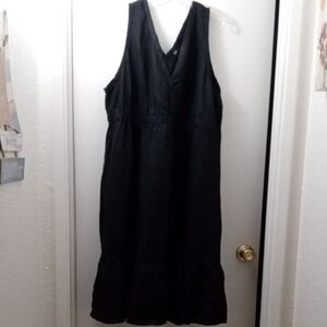 Elegant Black Sleeveless Dress